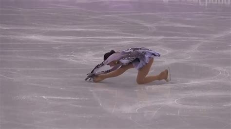 Alina Zagitova's Swan Lake Performance: A Stunning Triumph of Artistic Expression on Ice!