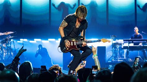 Keith Urban Unveils Electrifying New Album The Wild Hearts and Announces Surprise Acoustic Tour