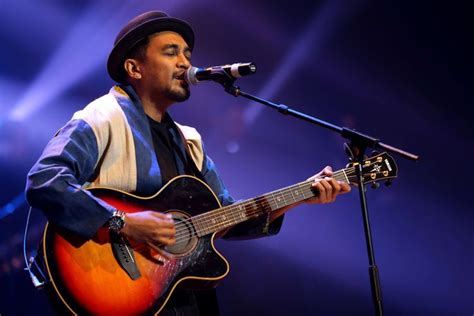 The Glamorous Premiere of 'Ratu Hati': When Glenn Fredly Unveiled His Heartfelt Ballad!